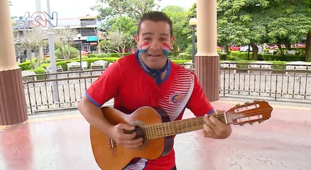 mqn-+Q una pasión- A ritmo de cumbia y reggaetón un aficionado apoya a la tricolor-021122