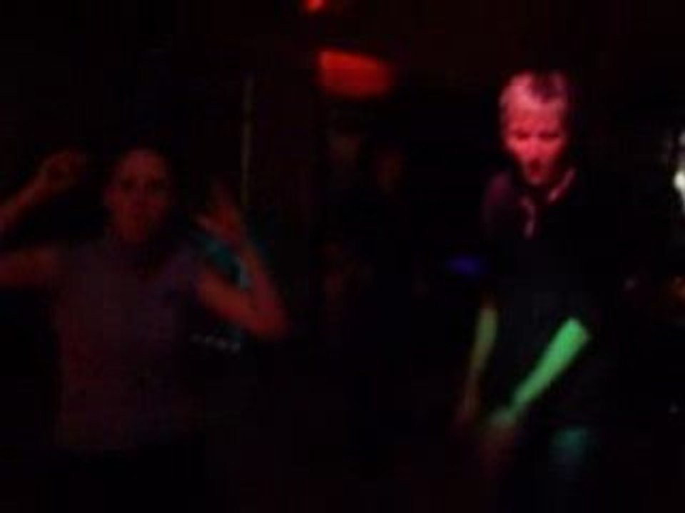 tectonik : Fillette VS Astrid!