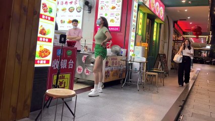 04.4K街拍廣州天河，排隊中的一道風景，4k China walk，paseo chino 4k