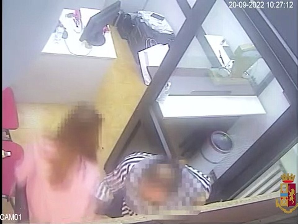 Incinta rapina 30mila euro al "Compro oro" di Sesto San Giovanni con il compagno: presi