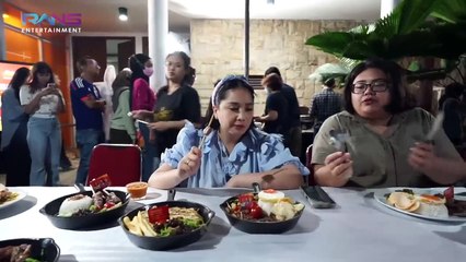 TRAKTIR STEAK SATU KOMPLEKS__!! GAK NANGGUNG DIBAWA SAMA RESTO-RESTONYA