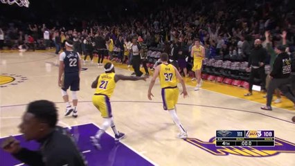 Скачать видео: Lakers make it back-to-back wins in nervy New Orleans clash