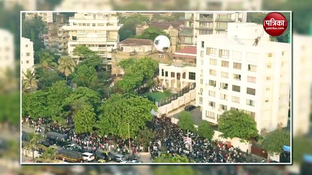'मन्नत' के बाहर Shah Rukh Khan के फैंस का उमड़ आया समंदर!