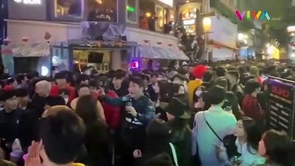 DICUEKIN! Polisi Memohon Massa Halloween Itaewon Buat Bubar