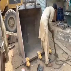 Amazing!!! Making excavator buckets manually