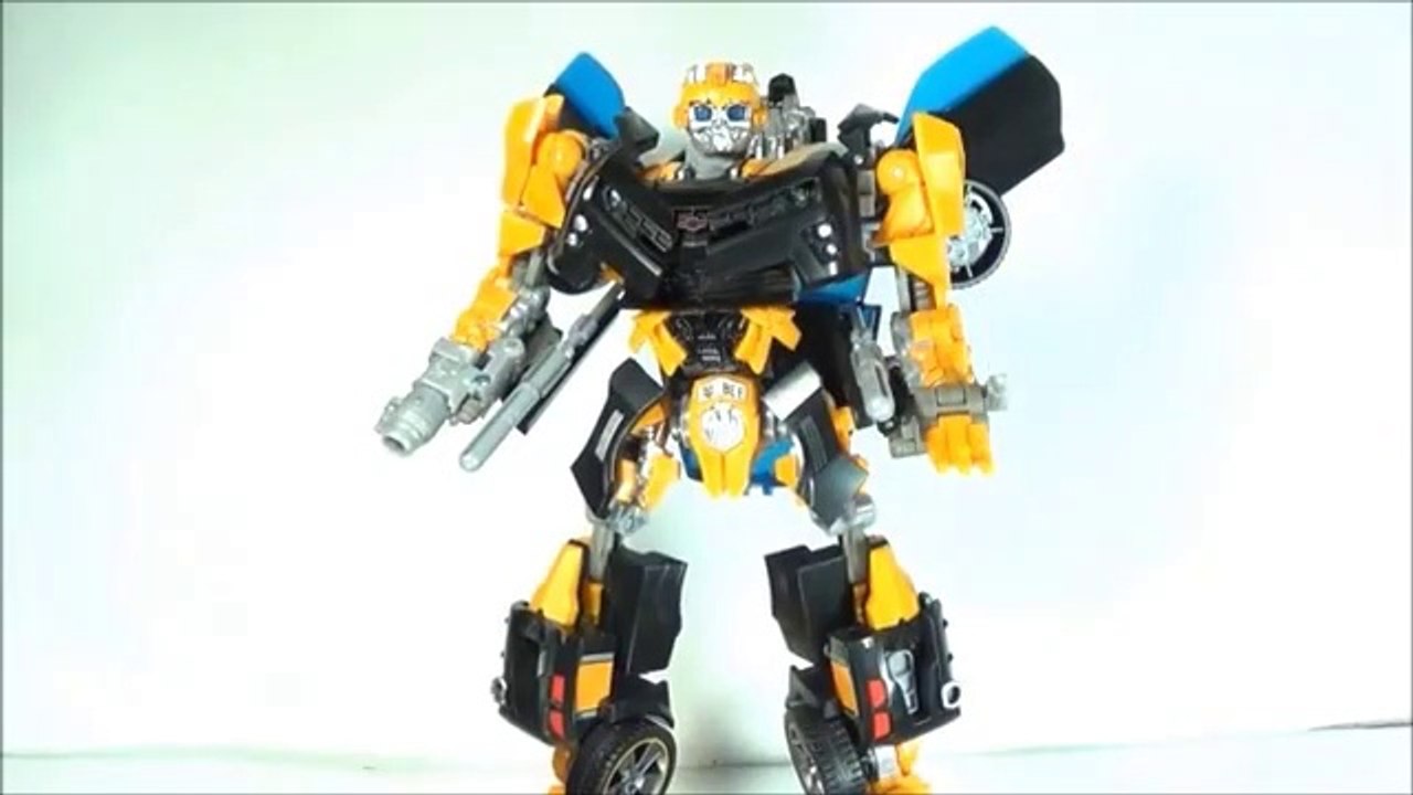 TRANSFORMERS: Dark of the Moon Human Alliance BUMBLEBEE Canadia' Reviewer Ep.99