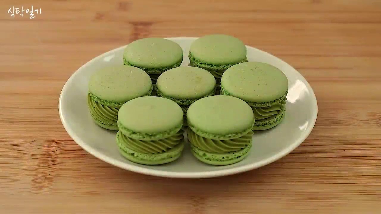 How to Make Macarons at Home (Beginner Recipe, Matcha Green Tea Macarons with Buttercream Filling)
