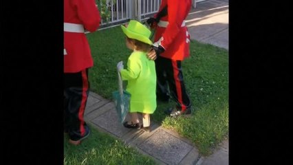 Truco o trato de la pequeña Reina Isabel II