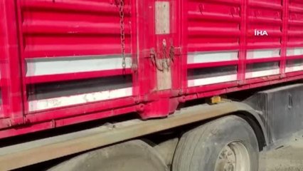 Freni boşalan tır, 1 otomobil ve 15 motosikleti ezdi