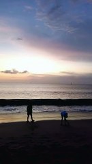 Pemandangan Sore Hari Di Tepi Pantai Bali