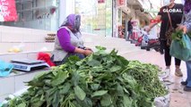 Adana'da, geçimini sebze satarak sağlayan kadının parasını ve telefonunu çalan şahıs, adliyeye sevk edildi