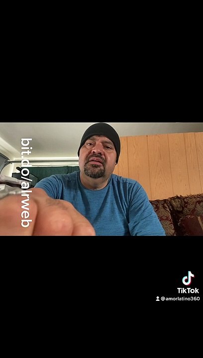 Díganme si saben  que tiene grabado este anillo díganmelo en los comentarios