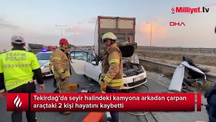 Otomobil önce bariyerlere sonra kamyonete çarptı