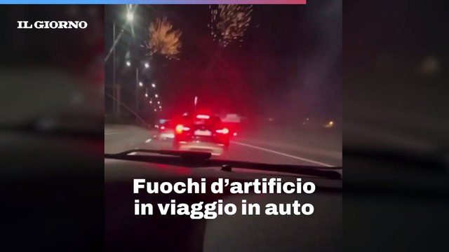 Monza, fuochi d’artificio lanciati da un’auto in corsa