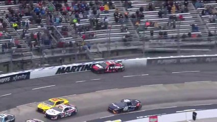 Il gagne 3 places en Nascar d'une façon géniale et un peu extrême