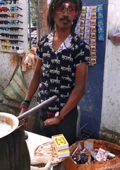 Dolly ki Tapri Famous chai wala of India