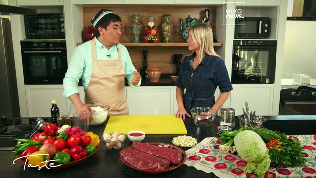 Come preparare il chuzma lagman, uno dei piatti tipici dell'Uzbekistan