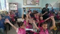 شاهد بن عودة حارس مدرسة بـالشلف  الذي أشعل مواقع التواصل الإجتماعي بأنشودة ينشدها مع التلاميذ