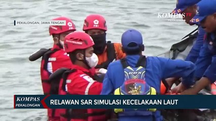 Relawan SAR Simulasi Kecelakaan Laut