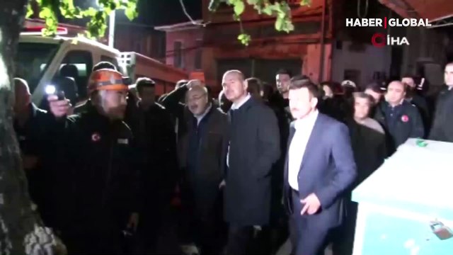 İzmir'de 4.9 büyüklüğünde deprem! Açıklamalar peş peşe geldi