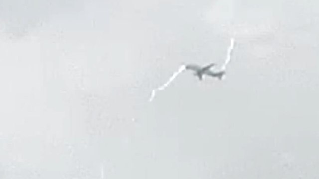 Un Airbus Béluga, géant des airs, foudroyé en plein vol