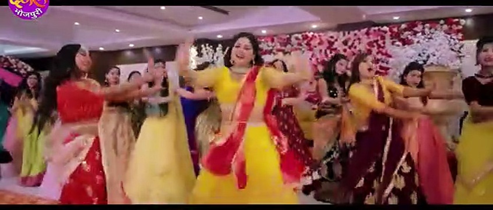 Pradeep Pandey Chintu & Kajal Raghwani का विवाह गारी गीत _ Pandit Dheere Dheere _Bhojpuri Vivah Geet (360p)