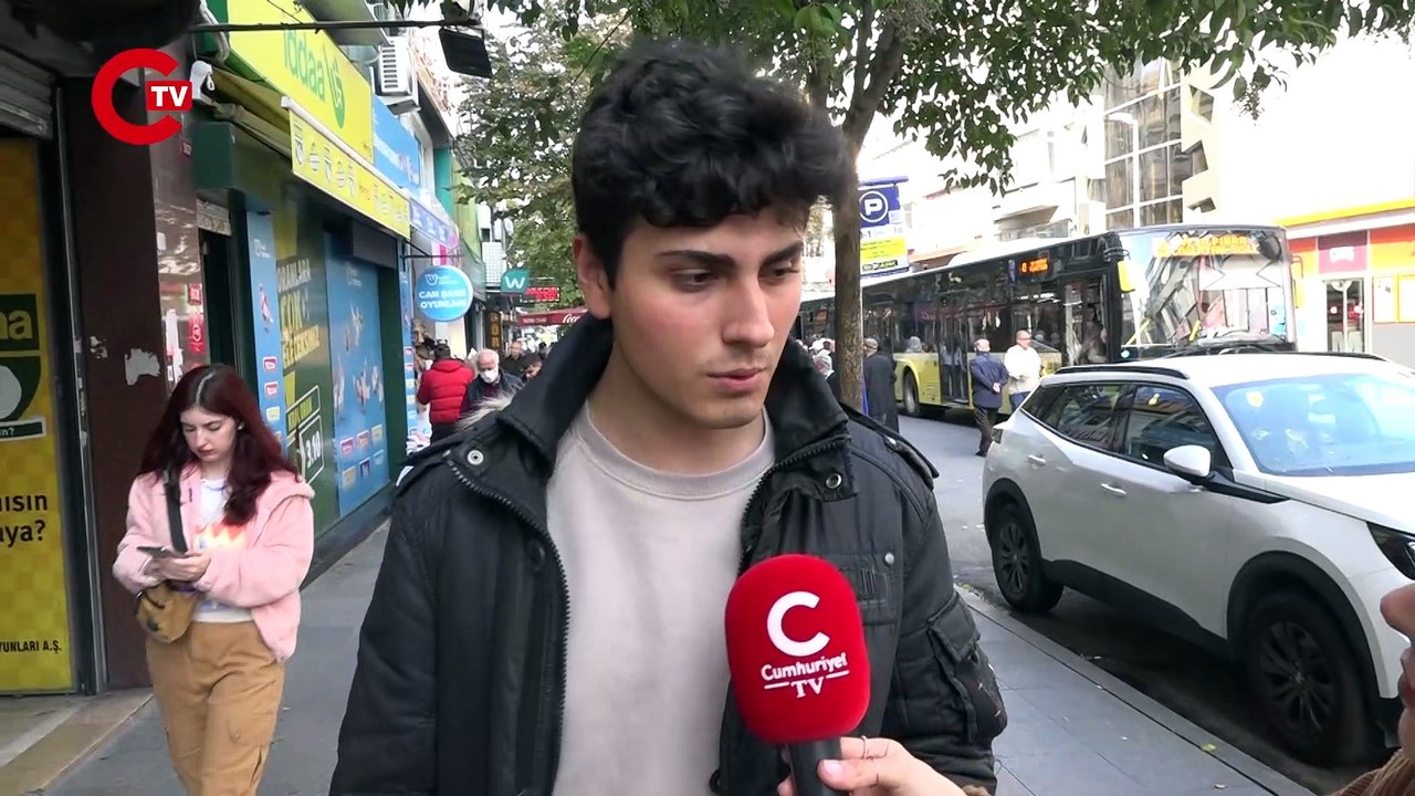 İptal edilen burslara yurttaştan büyük isyan! ''Hazine tam takır hazine de bir şey yok ne bursu!''