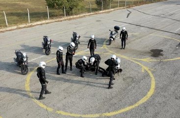 Edirne'de kursu tamamlayan Motosikletli Yunus Timi gösteri yaptı