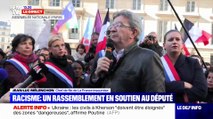 Devant l'Assemblée nationale, Jean-Luc Mélenchon scande: 