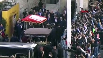 Erdoğan, Taksim'de vatandaşlara simit dağıttı