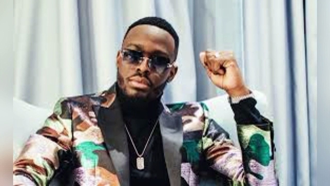 DADJU a été SDF durant son ENFANCE !!!