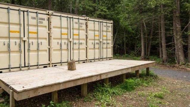 Konteynerden gelen ihbar üzerine içeri giren polis ekipleri daha önce görülmeyen bir vaka ile karşılaştı