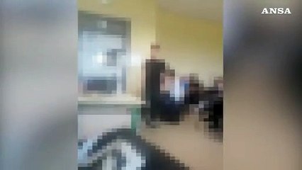 Agressão de professor a aluno