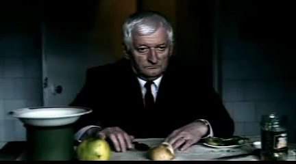 12 h 08 à l'est de Bucarest Bande-annonce (EN)