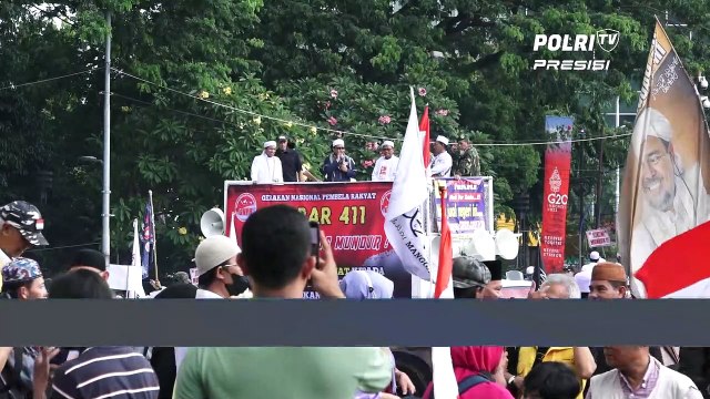 Pengamanan Anggota Hingga Berlapis Dikerahkan Guna Mengawal Aksi Unjuk Rasa Di Patung Kuda Jakarta Pusat