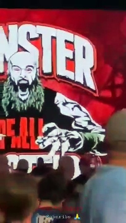 braun_strowman_beats_omas___saves_R-_truth___%23shorts(360p)