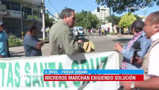 Transportistas de Santa Cruz marcharon exigiendo una solución al tema del Censo para poder levantar el paro