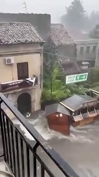 Bomba d’acqua in Irpinia, fiumi di fango invadono Montella