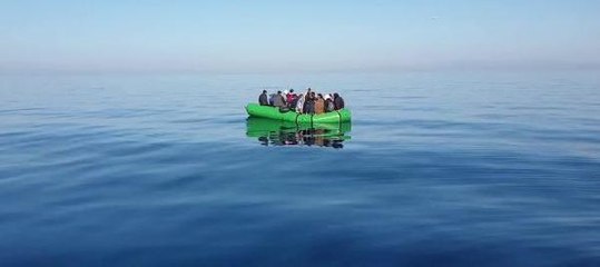 34 KAÇAK GÖÇMEN, BALIKÇI KARDEŞLERİN DİKKATİ SAYESİNDE KURTARILDI