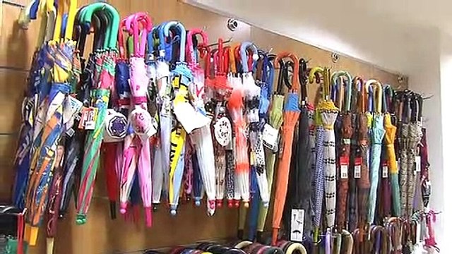 Cae la venta de paraguas por la falta de lluvias