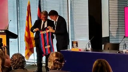 Joan Laporta y José Creuheras presentan la línea editorial Barça Books