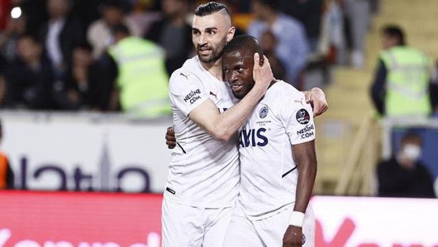 Fener'in golcüsüne İtalya Serie A ekibinden transfer teklifi geldi! Ne karar vereceği merakla bekleniyor