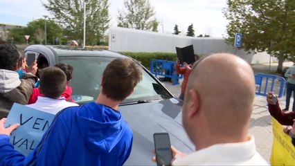 Ídolo total en Valdebebas: el detallazo de Camavinga que dejó boquiabierto a este niño