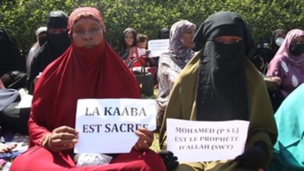 Miles de malienses protestan para denunciar a un hombre por pisotear el Corán