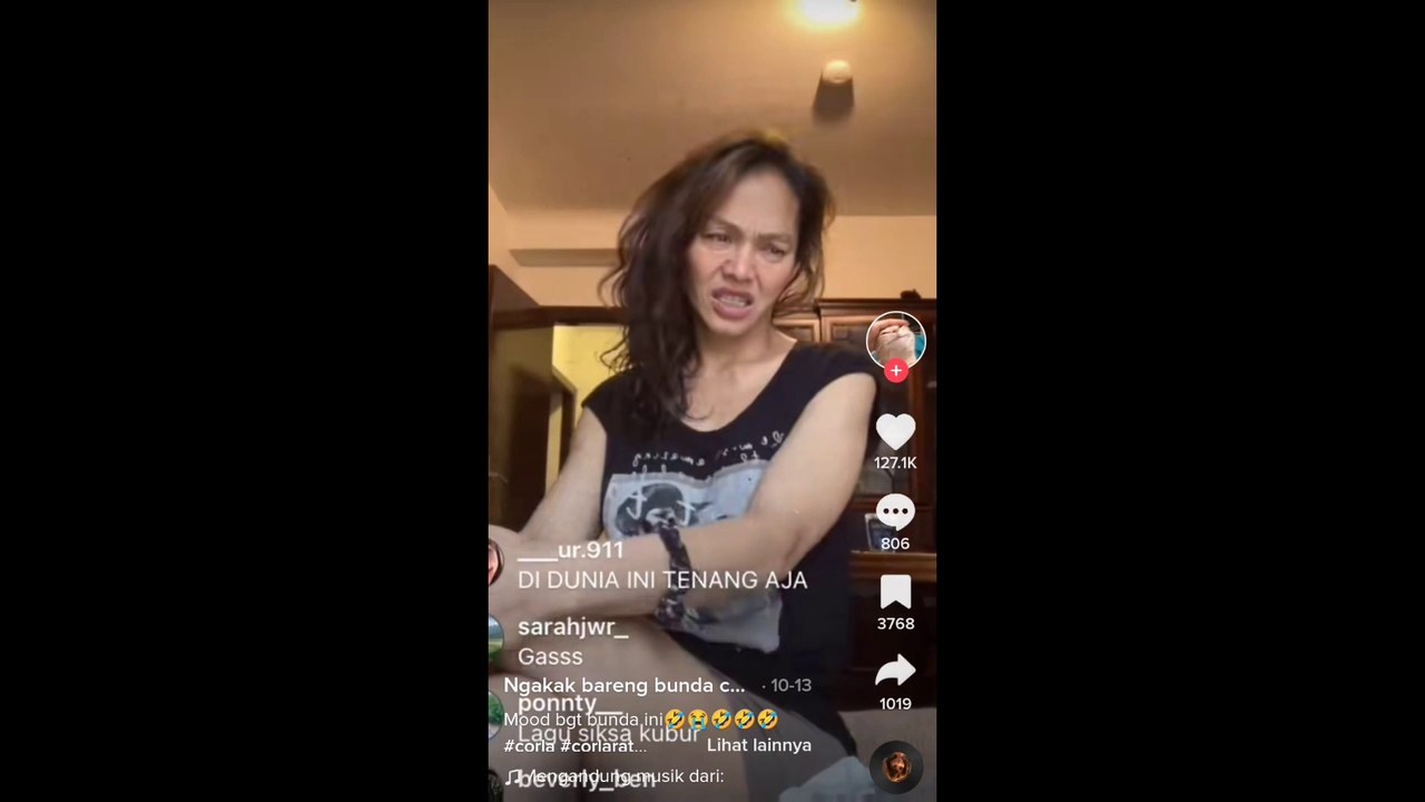 Sosok bunda corla yang livenya ditonton 376 ribu penonton