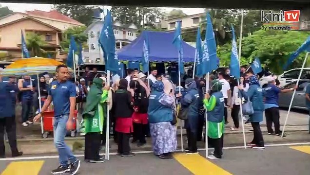 Azmin Ali accompanied by over 150 supporters in Gombak