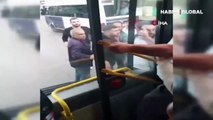 Ortalık bir anda karıştı! Belediye otobüsü ile minibüs sürücüsü arasındaki yol verme kavgası