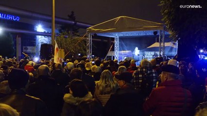 Vom Staats-TV geghosted: Streikende Lehrer protestieren gegen "Lügenfabrik"