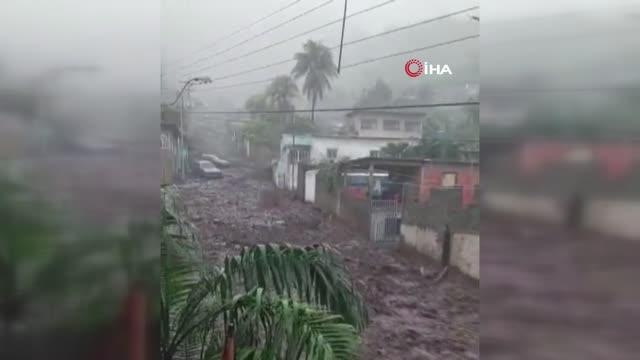 Venezuela'da sel ve toprak kayması: 7 ölü