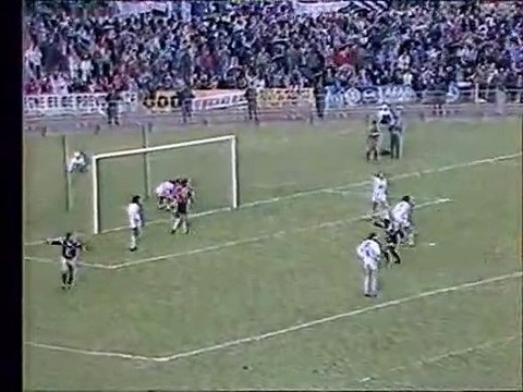 b)FRANCE FOOTBALL 3/03/1987; Bordeaux-Tropedo/ Bossis/ Zoran et Zlatko Vujovic